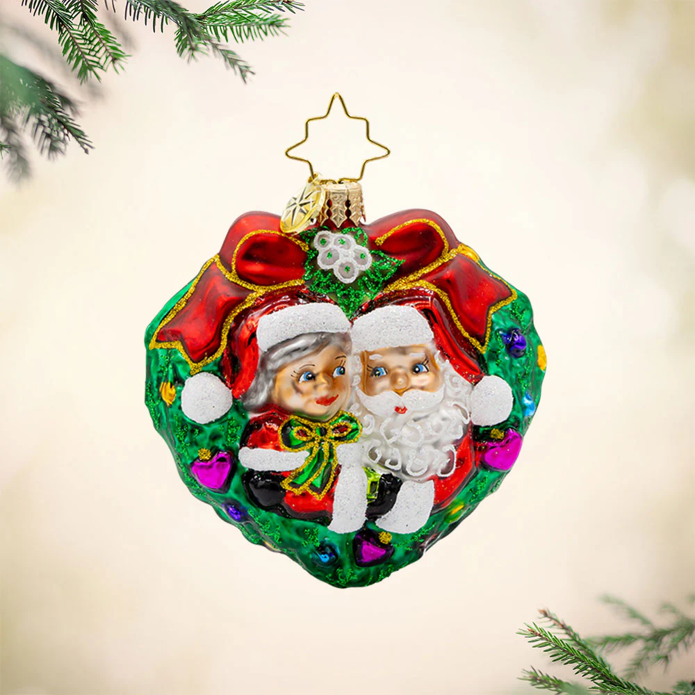 Mr. & Mrs. Claus Mistletoe Moment Gem